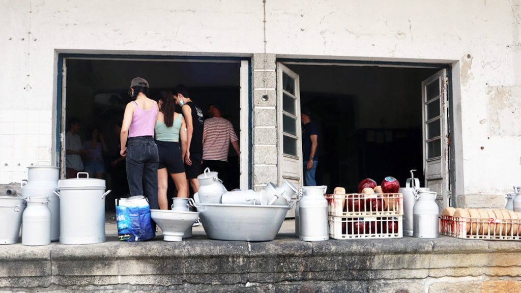 Espetáculo de teatro “A Fábrica” adiado para 28 de maio devido à previsão de mau tempo