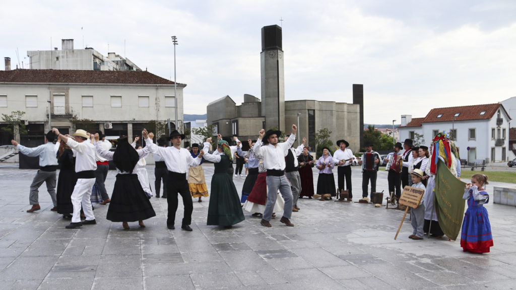 Rancho A Primavera Leva A Vila Cova De Perrinho Festival De Folclore