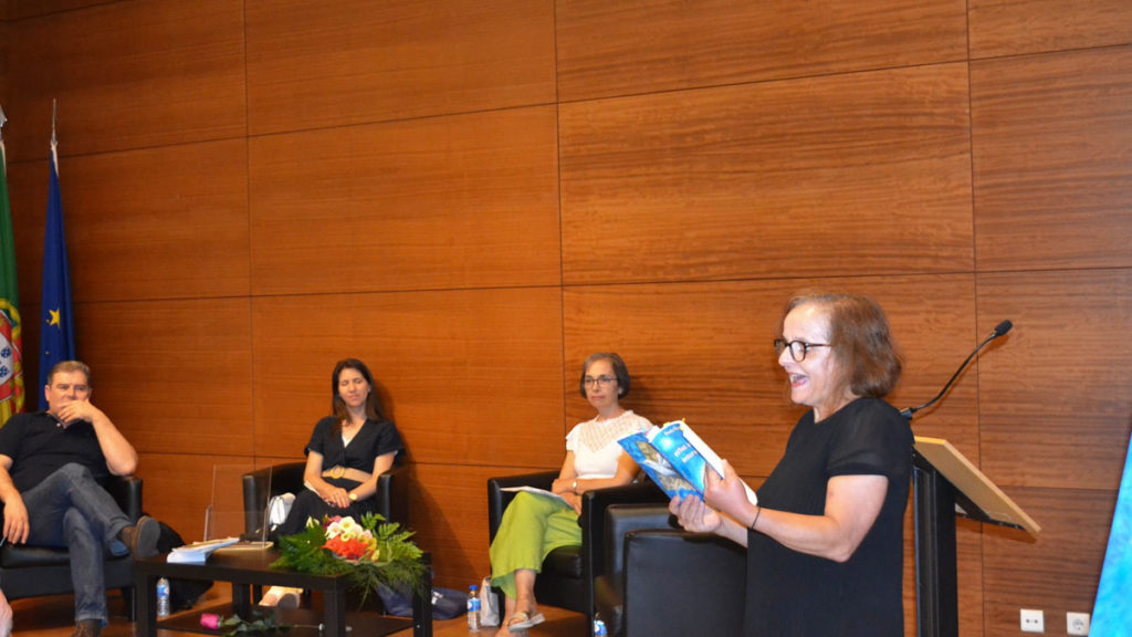 “Estas imagens que se inscrevem no tempo” um livro de poemas e ilustrações de Paula Margarida Pinho