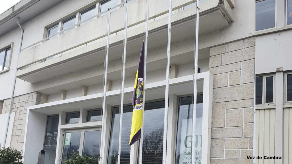 Câmara de Vale de Cambra decreta luto municipal e coloca bandeira a meia haste pela morte de Rui Leite