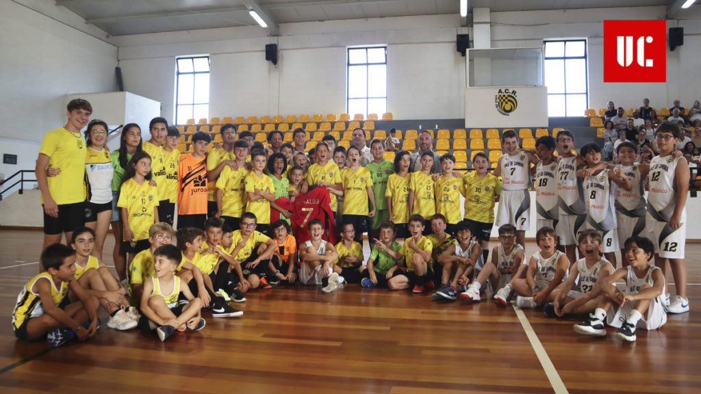 Camisola autografada por Cristiano Ronaldo doada para leilão solidário a favor da ACR de Vale de Cambra